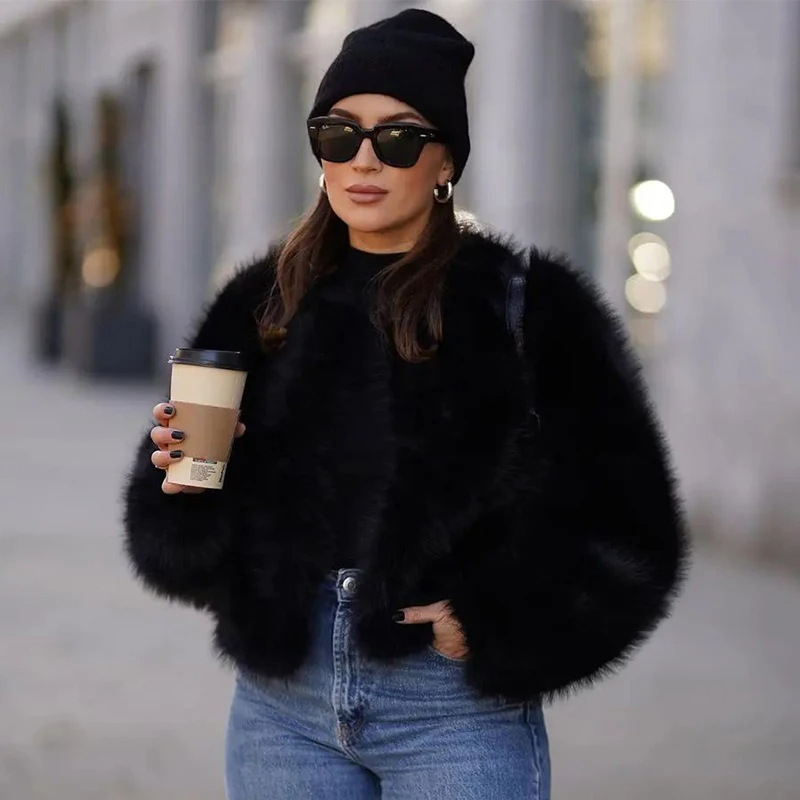 Street Fashion Week - Winter 2026 Hot Cool Girls Pluizige
