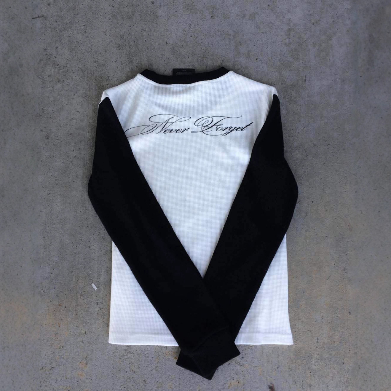 Nieuw T-shirt met lange mouwen - Street Fashion News recensie en prijs